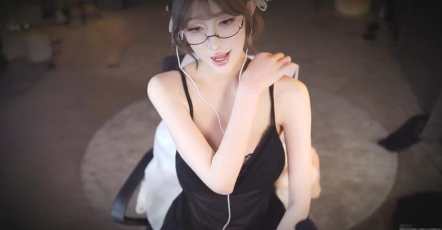 虎牙张爱玲Aily 合租的女室友