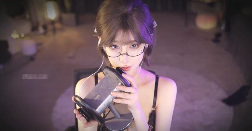 虎牙张爱玲Aily 外卖送餐服务