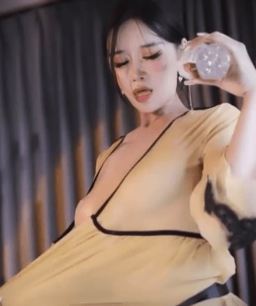 [在线]小恩雅 多喝开水