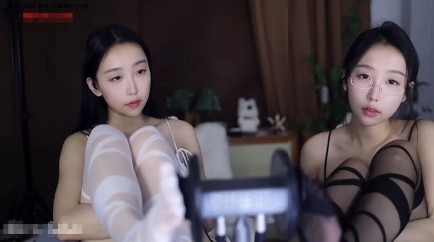 酥酥学姐 - 黑白丝姐姐