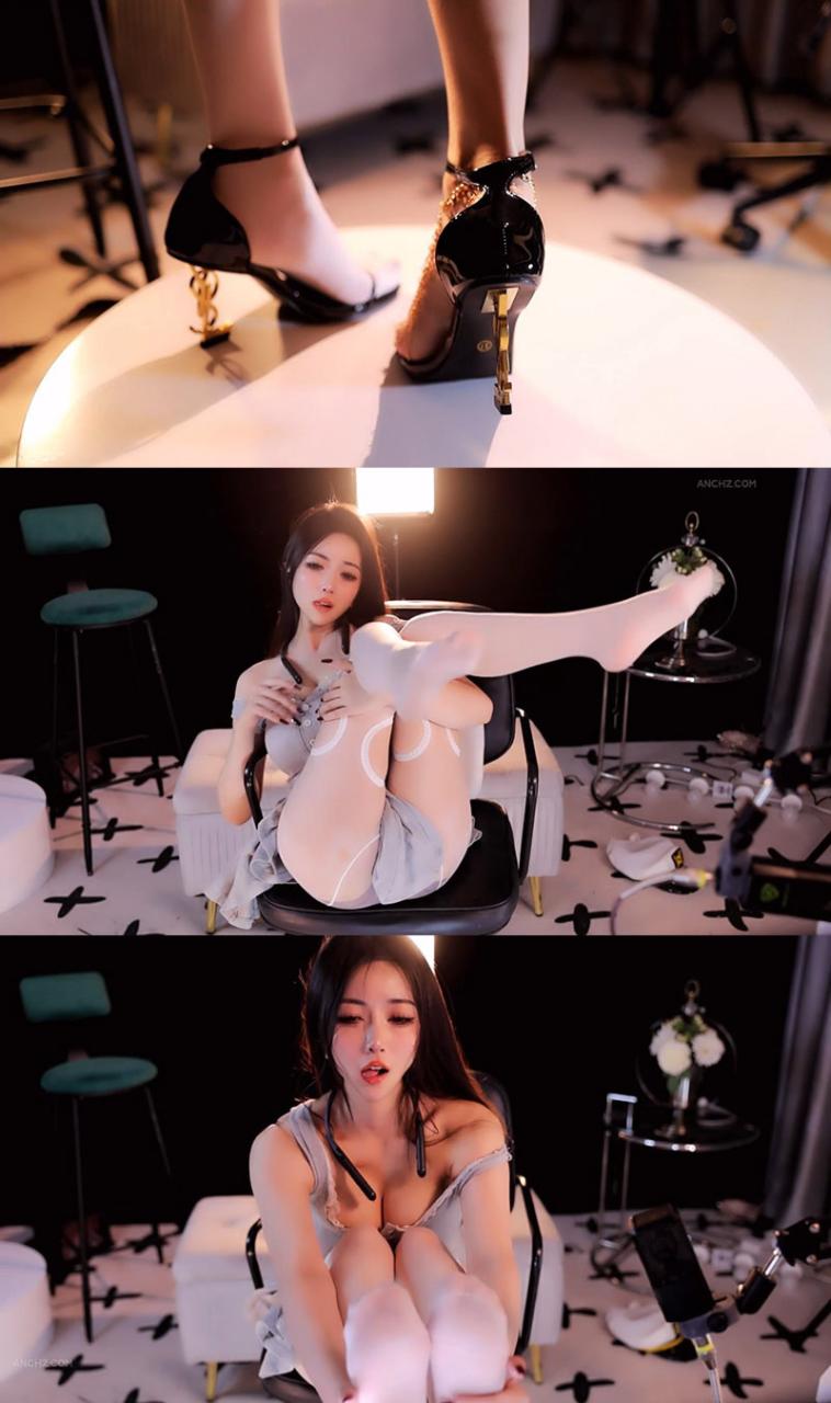 CC 小燃燃 付费丝足群定制 2V 21分07