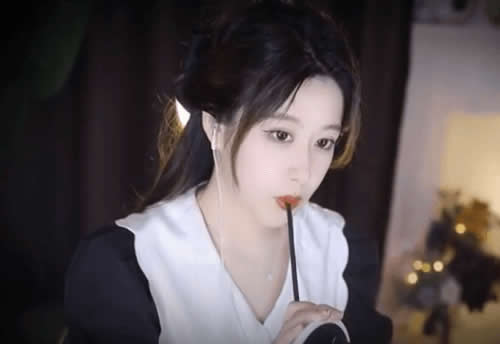 [在线]大伊伊ASMR 夏天吸管