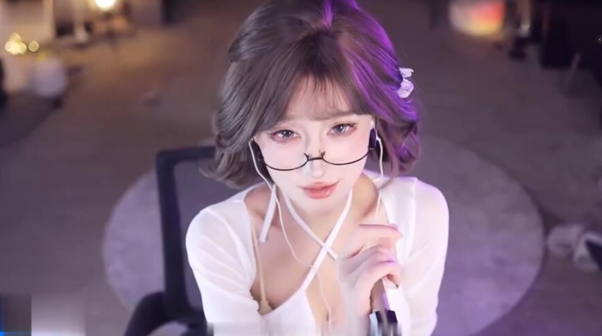 虎牙张爱玲 - 痴女