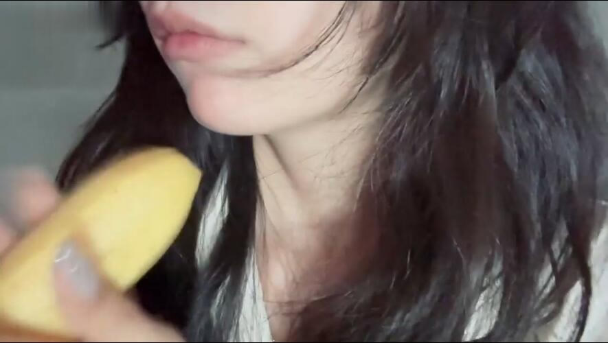 布鲁比呐呐 - 吃香蕉