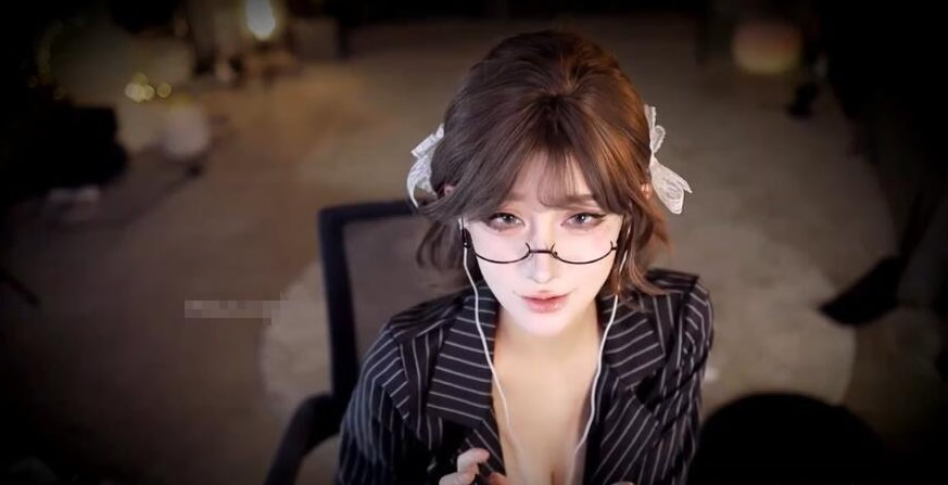 虎牙张爱玲Aily 只想圣诞节和你酣战一场