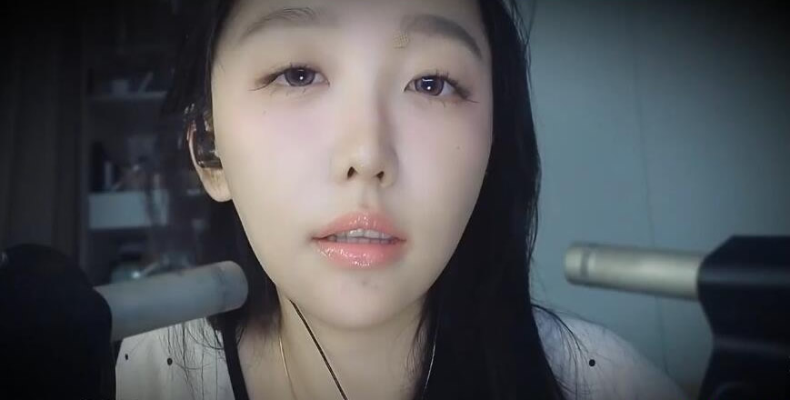 酥酥学姐 吮吸蜂蜜