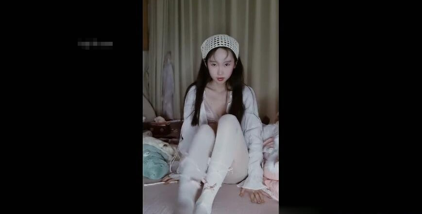 YiDan的窝窝 白丝表情舞