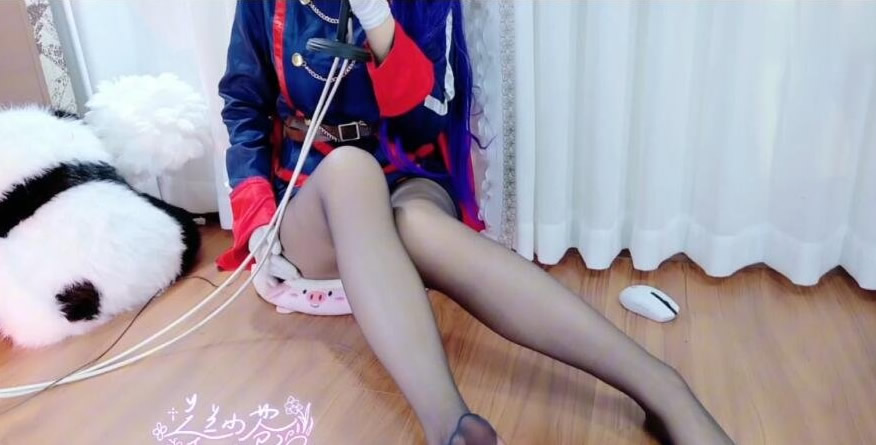 兰兰小苍 蓝色学服新视角