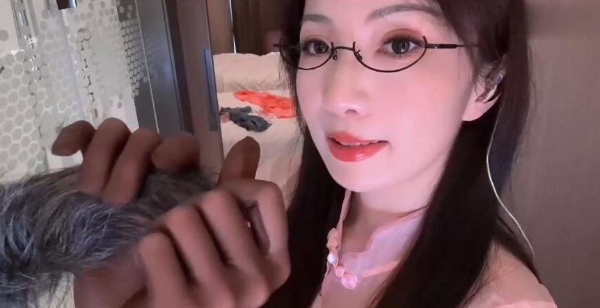 晚安yoyo2025年助眠向ASMR 咖色手丝粉旗袍
