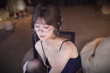 虎牙张爱玲Aily-眼镜姐姐狂野表演