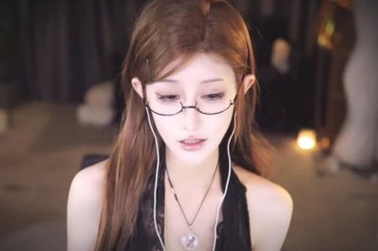 张爱玲qvq 姐姐的闺蜜爱偷吃